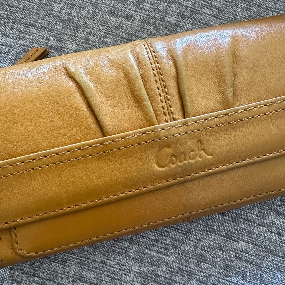 Coach Camel  Leather Shoulder Bag and Wallet - Picture 10 of 10